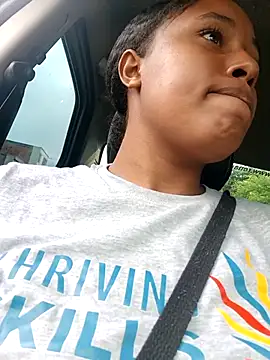 MoniqueMulberry online show from October 27, 2025, 7:48 pm