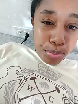 MoniqueMulberry online show from October 5, 2025, 7:48 pm