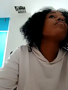 MoniqueMulberry online show from October 8, 2025, 7:14 pm