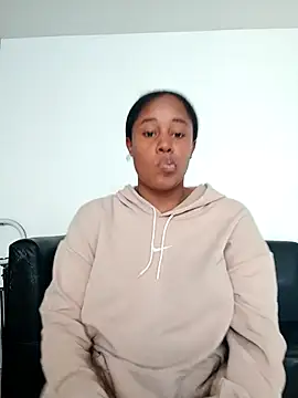 MoniqueMulberry online show from November 3, 2025, 7:28 pm