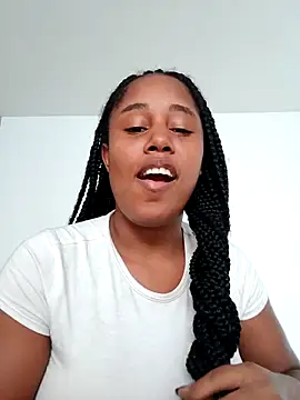 MoniqueMulberry online show from December 18, 2025, 8:56 pm