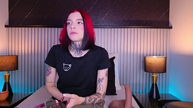 Meganreed  online show from August 7, 2026, 8:04 pm