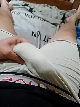 anis3g4 online show from September 29, 2025, 8:25 pm