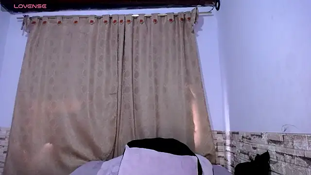 Snapshot of DaraKat18 chatting on February 9, 2026, 10:08 pm DaraKat18 online show from February 9, 2026, 10:08 pm