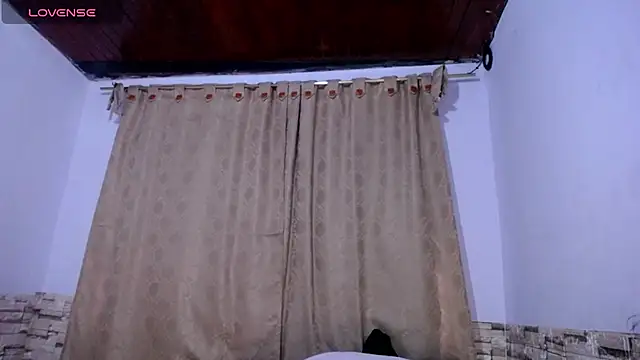 Snapshot of DaraKat18 chatting on February 11, 2026, 10:09 pm DaraKat18 online show from February 11, 2026, 10:09 pm