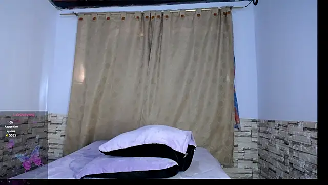 DaraKat18 online show from September 14, 2025, 9:37 pm