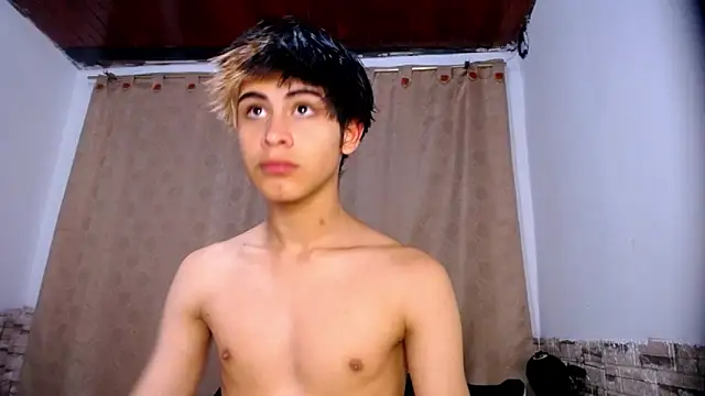 Snapshot of DaraKat18 chatting on March 7, 2026, 11:32 pm DaraKat18 online show from March 7, 2026, 11:32 pm