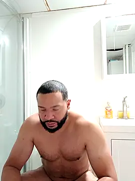 Snapshot of tripping385 chatting on October 19, 2025, 5:26 pm tripping385 online show from October 19, 2025, 5:26 pm