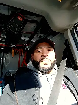 Snapshot of tripping385 chatting on October 27, 2025, 7:04 pm tripping385 online show from October 27, 2025, 7:04 pm