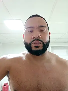 Snapshot of tripping385 chatting on October 3, 2025, 10:44 pm tripping385 online show from October 3, 2025, 10:44 pm