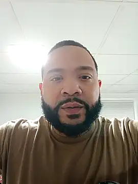 Snapshot of tripping385 chatting on November 3, 2025, 10:35 pm tripping385 online show from November 3, 2025, 10:35 pm