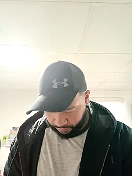 Snapshot of tripping385 chatting on October 30, 2025, 7:00 pm tripping385 online show from October 30, 2025, 7:00 pm