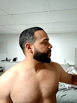 Snapshot of tripping385 chatting on October 22, 2025, 9:57 pm tripping385 online show from October 22, 2025, 9:57 pm