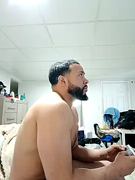 Snapshot of tripping385 chatting on February 8, 2026, 3:54 pm tripping385 online show from February 8, 2026, 3:54 pm