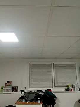 Snapshot of tripping385 chatting on November 8, 2025, 6:06 am tripping385 online show from November 8, 2025, 6:06 am