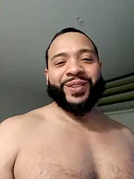 Snapshot of tripping385 chatting on December 19, 2025, 1:31 am tripping385 online show from December 19, 2025, 1:31 am