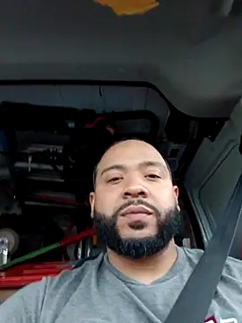 Snapshot of tripping385 chatting on October 14, 2025, 9:47 pm tripping385 online show from October 14, 2025, 9:47 pm