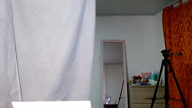 Snapshot of Myrosieposy chatting on March 8, 2026, 2:59 am Myrosieposy online show from March 8, 2026, 2:59 am