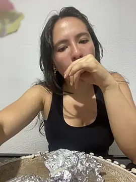 Bella Sumers online show from May 2, 2026, 7:08 pm