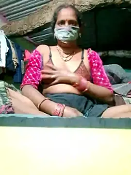 CUTE-004 online show from November 12, 2025, 4:55 pm