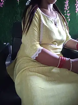 Snapshot of your_favourite_bhabhi chatting on May 29, 2026, 7:47 am your favourite bhabhi online show from May 29, 2026, 7:47 am