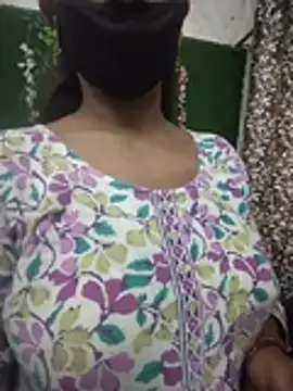 Snapshot of your_favourite_bhabhi chatting on June 20, 2026, 7:24 am your favourite bhabhi online show from June 20, 2026, 7:24 am