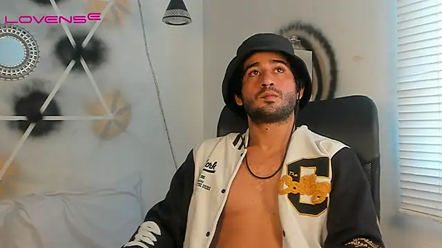 Snapshot of Aaron_haren1 chatting on September 8, 2025, 7:57 pm Aaron haren1 online show from September 8, 2025, 7:57 pm