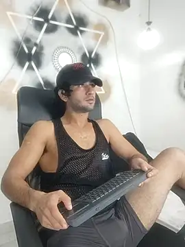 Snapshot of Aaron_haren1 chatting on September 28, 2025, 10:06 pm Aaron haren1 online show from September 28, 2025, 10:06 pm