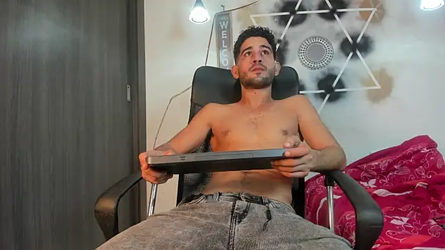 Snapshot of Aaron_haren1 chatting on October 2, 2025, 4:27 am Aaron haren1 online show from October 2, 2025, 4:27 am