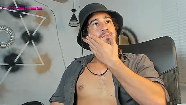 Snapshot of Aaron_haren1 chatting on September 10, 2025, 2:21 am Aaron haren1 online show from September 10, 2025, 2:21 am