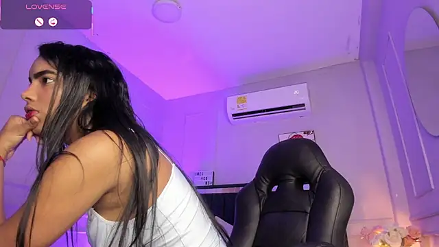 Snapshot of Catalleya_flower chatting on March 3, 2026, 8:05 pm Catalleya flower online show from March 3, 2026, 8:05 pm