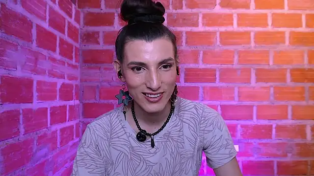 Snapshot of Moira-Hot chatting on February 28, 2026, 10:20 pm Moira-Hot online show from February 28, 2026, 10:20 pm