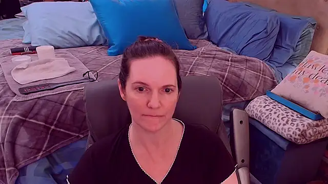 ninajaymes online show from November 30, 2025, 2:45 am