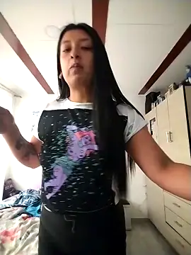 Coralaine 96 online show from September 10, 2025, 12:59 pm