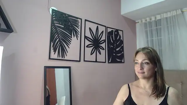 Snapshot of amara_rousse1 chatting on July 12, 2026, 1:01 pm amara rousse1 online show from July 12, 2026, 1:01 pm