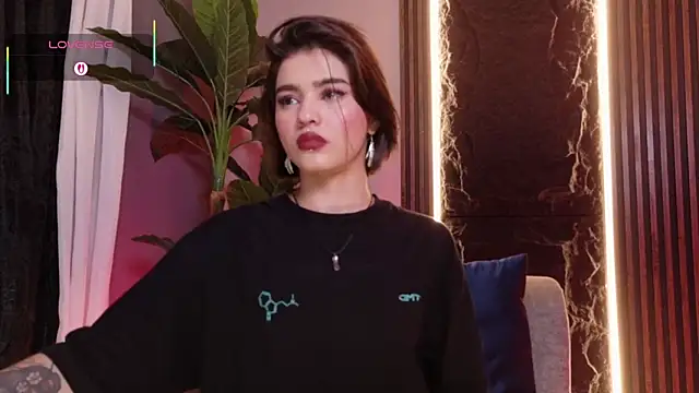 La Diabla 111  online show from October 20, 2025, 9:59 pm