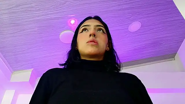 Dulce Bella  online show from March 7, 2026, 3:35 am