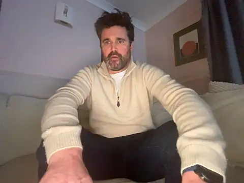 Snapshot of CyprioteWhitefly chatting on February 6, 2026, 10:28 pm CyprioteWhitefly online show from February 6, 2026, 10:28 pm