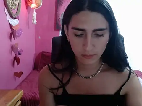 lola diez online show from September 24, 2025, 3:35 am