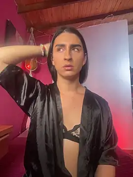 lola diez online show from October 14, 2025, 7:25 pm