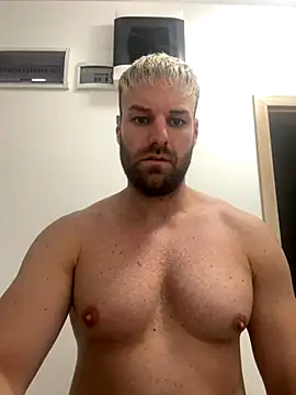 Snapshot of TheKevinboy chatting on September 13, 2025, 11:49 pm TheKevinboy online show from September 13, 2025, 11:49 pm