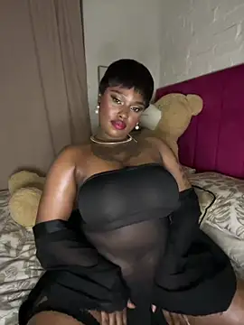 Snapshot of QUEEN_NOBUHLE_777 chatting on June 24, 2026, 11:02 pm QUEEN NOBUHLE 777 online show from June 24, 2026, 11:02 pm