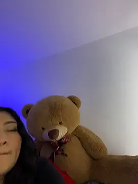 Elyross1  online show from October 17, 2025, 10:55 pm