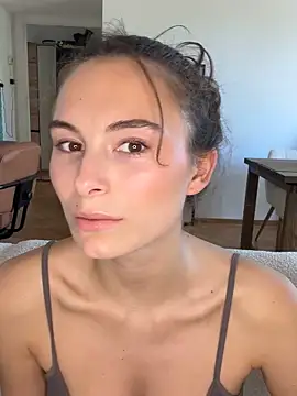 SophiiaStarr online show from September 11, 2025, 12:05 pm