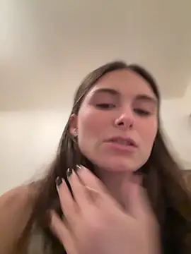 SophiiaStarr online show from December 2, 2025, 6:53 pm