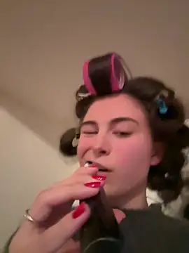 Snapshot of SophiiaStarr chatting on February 15, 2026, 7:24 pm SophiiaStarr online show from February 15, 2026, 7:24 pm