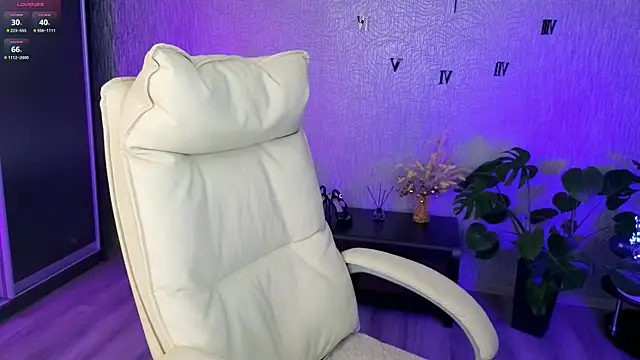 NikkiiStill online show from June 14, 2026, 2:24 am
