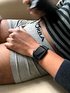 Hiuwee online show from October 20, 2025, 3:23 pm