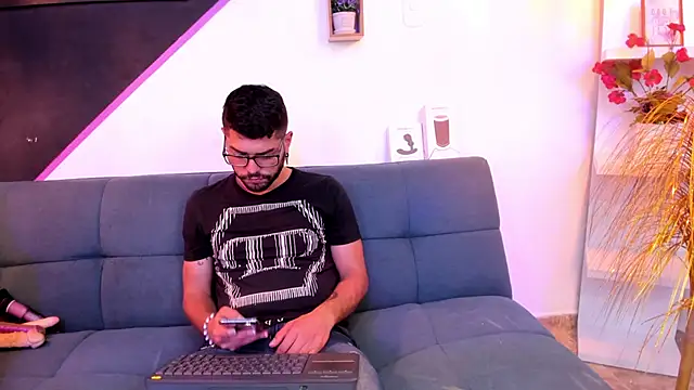 DanteWinter online show from September 12, 2025, 4:01 am