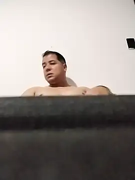 latinblack16 online show from November 27, 2025, 3:29 am